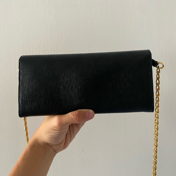 Authentic Prada Vitelli Move Wallet on Chain - Picture 2 of 6